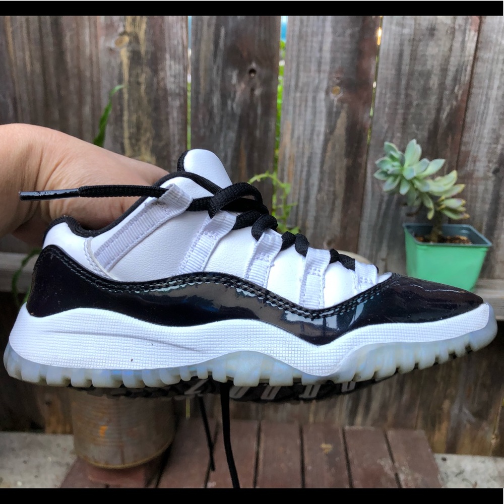 Air Jordan 11 Retro Low Emerald Green - 13c
